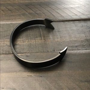 Ben Sherman Arrow Cuff